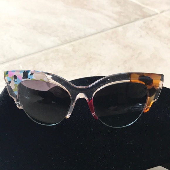 Fendi Sunglasses - Picture 3 of 8